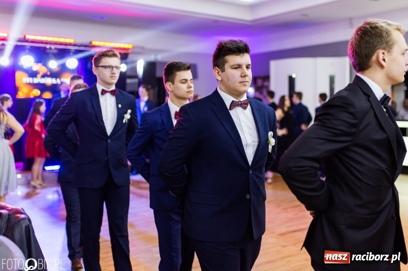 Zdjęcie w galerii na portalu naszraciborz.pl: Mechanik kończy tegoroczne studniówki  wiadomości z regionu