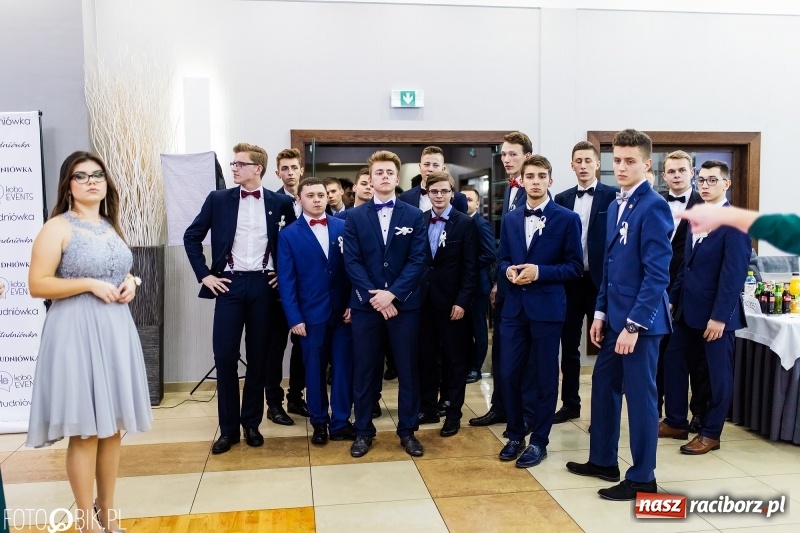 Zdjęcie w galerii na portalu naszraciborz.pl: Mechanik kończy tegoroczne studniówki  wiadomości z regionu