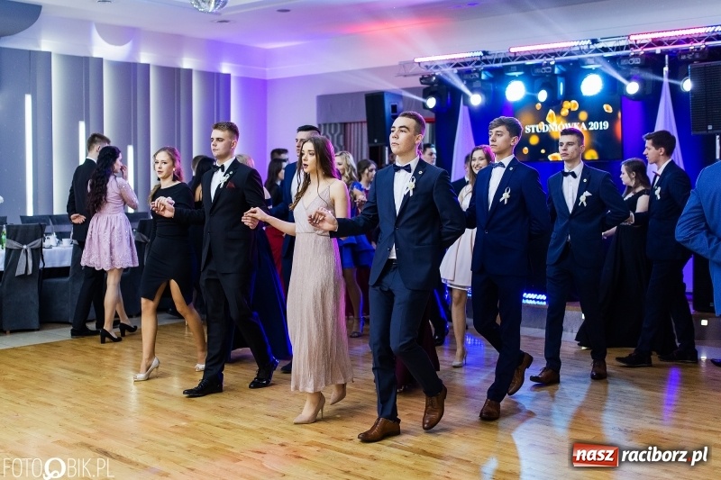 Zdjęcie w galerii na portalu naszraciborz.pl: Mechanik kończy tegoroczne studniówki  wiadomości z regionu