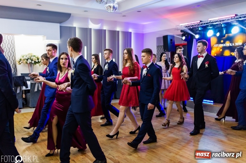 Zdjęcie w galerii na portalu naszraciborz.pl: Mechanik kończy tegoroczne studniówki  wiadomości z regionu