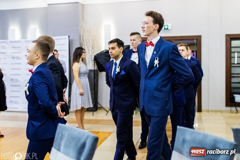 Zdjęcie w galerii na portalu naszraciborz.pl: Mechanik kończy tegoroczne studniówki  wiadomości z regionu