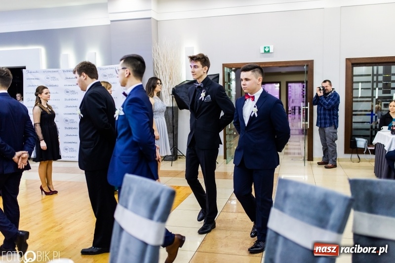 Zdjęcie w galerii na portalu naszraciborz.pl: Mechanik kończy tegoroczne studniówki  wiadomości z regionu