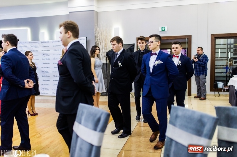 Zdjęcie w galerii na portalu naszraciborz.pl: Mechanik kończy tegoroczne studniówki  wiadomości z regionu