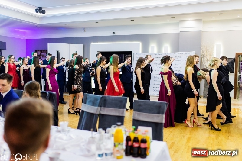 Zdjęcie w galerii na portalu naszraciborz.pl: Mechanik kończy tegoroczne studniówki  wiadomości z regionu