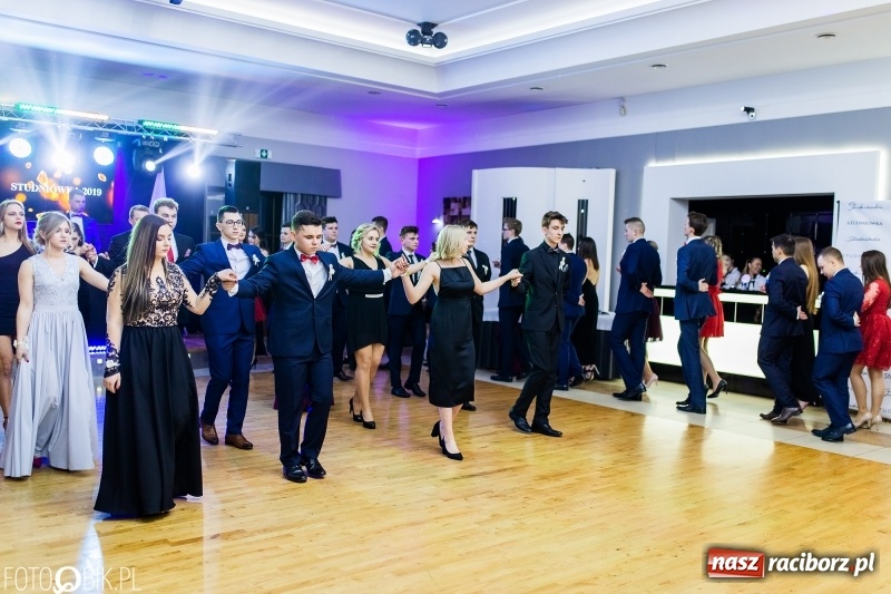 Zdjęcie w galerii na portalu naszraciborz.pl: Mechanik kończy tegoroczne studniówki  wiadomości z regionu