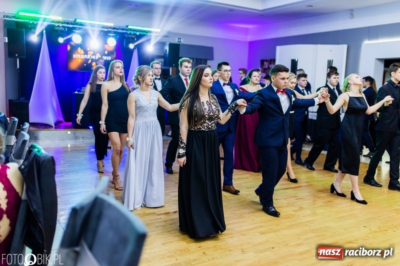 Zdjęcie w galerii na portalu naszraciborz.pl: Mechanik kończy tegoroczne studniówki  wiadomości z regionu