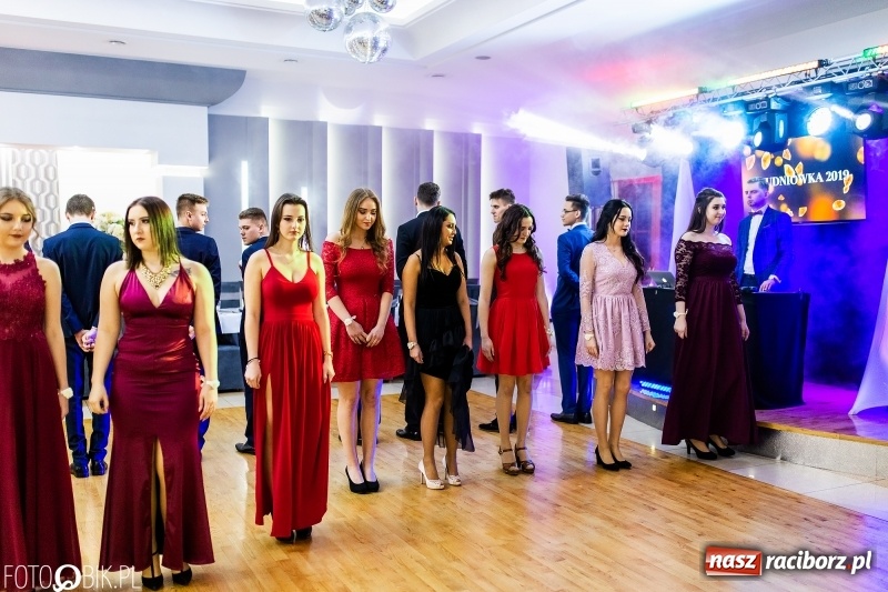 Zdjęcie w galerii na portalu naszraciborz.pl: Mechanik kończy tegoroczne studniówki  wiadomości z regionu