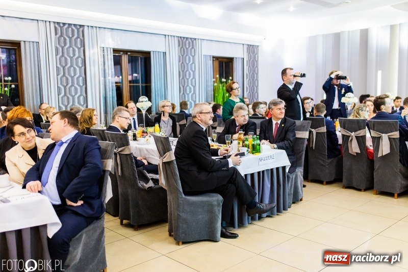 Zdjęcie w galerii na portalu naszraciborz.pl: Mechanik kończy tegoroczne studniówki  wiadomości z regionu