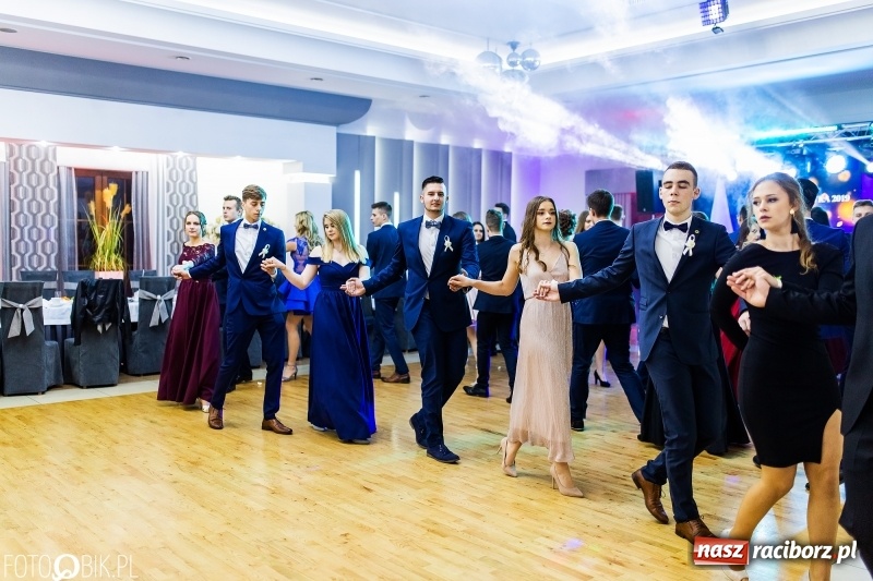 Zdjęcie w galerii na portalu naszraciborz.pl: Mechanik kończy tegoroczne studniówki  wiadomości z regionu