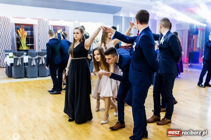 Zdjęcie w galerii na portalu naszraciborz.pl: Mechanik kończy tegoroczne studniówki  wiadomości z regionu