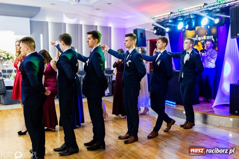 Zdjęcie w galerii na portalu naszraciborz.pl: Mechanik kończy tegoroczne studniówki  wiadomości z regionu