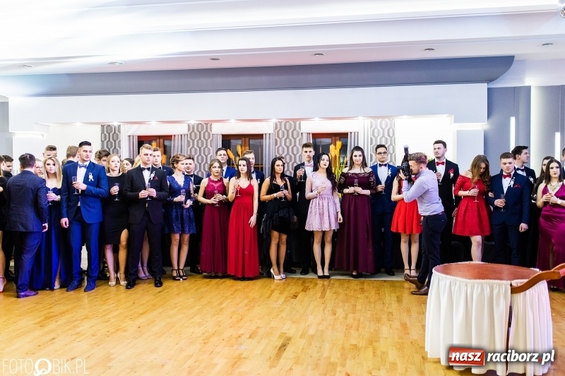 Zdjęcie w galerii na portalu naszraciborz.pl: Mechanik kończy tegoroczne studniówki  wiadomości z regionu