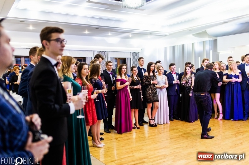 Zdjęcie w galerii na portalu naszraciborz.pl: Mechanik kończy tegoroczne studniówki  wiadomości z regionu