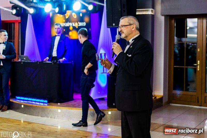 Zdjęcie w galerii na portalu naszraciborz.pl: Mechanik kończy tegoroczne studniówki  wiadomości z regionu