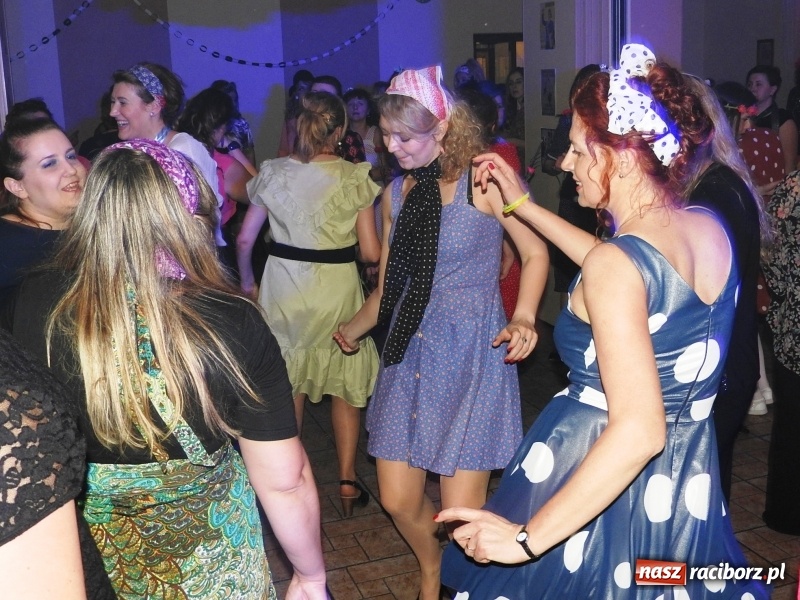 Zdjęcie w galerii na portalu naszraciborz.pl: Obywatelki i towarzyszki ludu pracy na combrze w Łubowicach  wiadomości z regionu