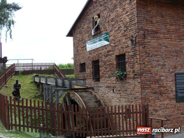 Zdjęcie w galerii na portalu naszraciborz.pl: Trzecia rocznica odrestaurowania młyna wiadomości z regionu