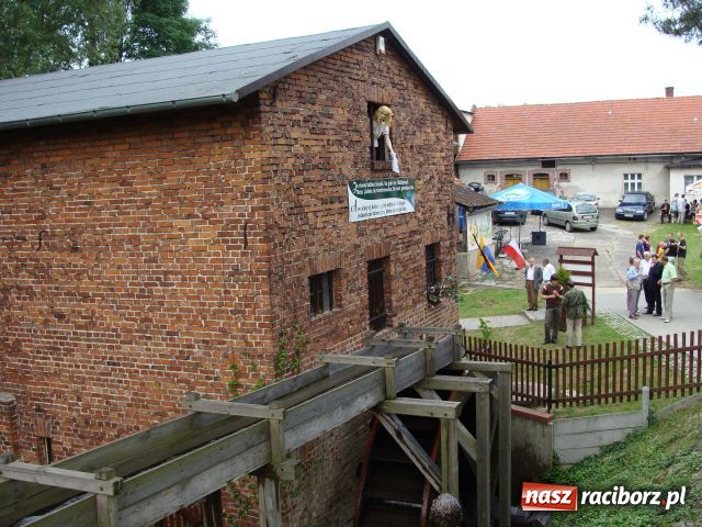 Zdjęcie w galerii na portalu naszraciborz.pl: Trzecia rocznica odrestaurowania młyna wiadomości z regionu