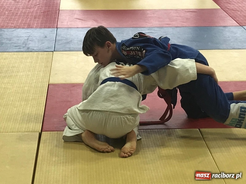 Zdjęcie w galerii na portalu naszraciborz.pl: Łamatorzy z Raciborza na katowickich matach  wiadomości z regionu