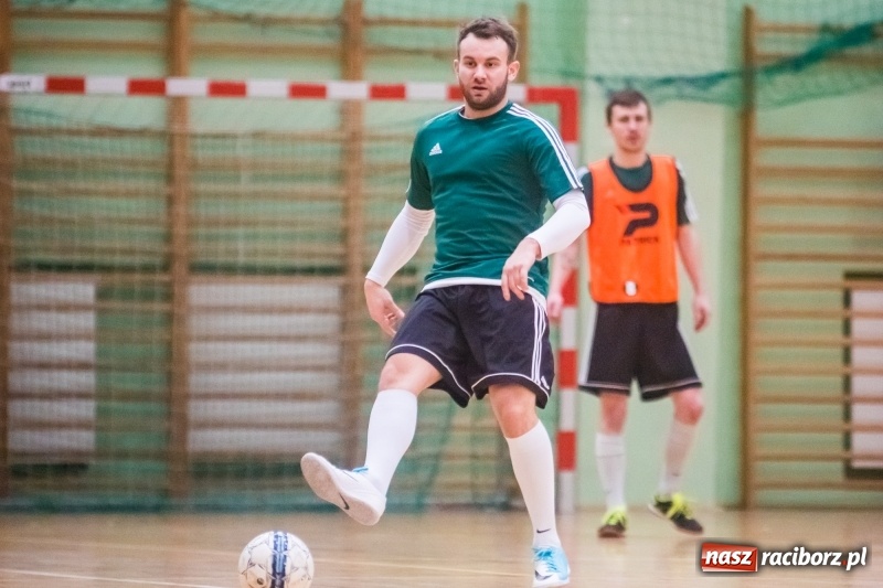 Zdjęcie w galerii na portalu naszraciborz.pl: HLPN: Udana pogoń Salonu Fryzjerskiego wiadomości z regionu