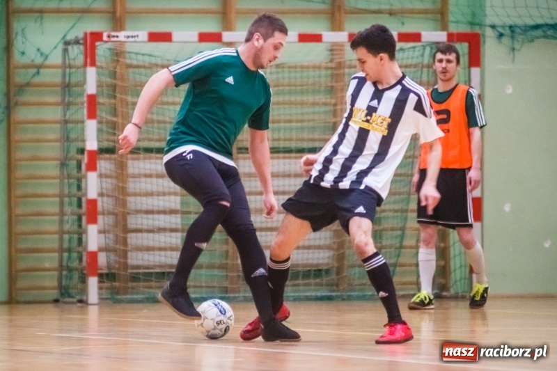 Zdjęcie w galerii na portalu naszraciborz.pl: HLPN: Udana pogoń Salonu Fryzjerskiego wiadomości z regionu