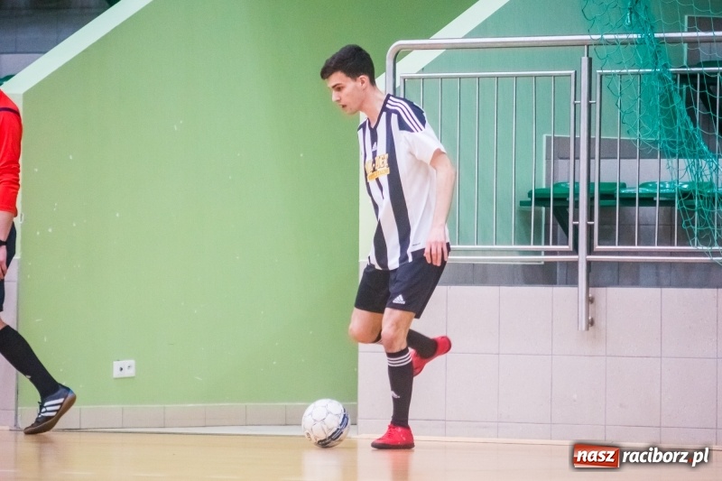 Zdjęcie w galerii na portalu naszraciborz.pl: HLPN: Udana pogoń Salonu Fryzjerskiego wiadomości z regionu