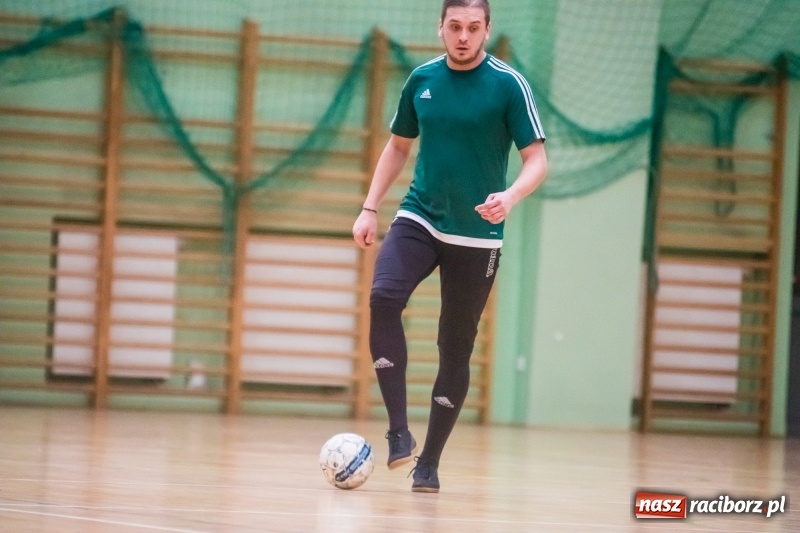 Zdjęcie w galerii na portalu naszraciborz.pl: HLPN: Udana pogoń Salonu Fryzjerskiego wiadomości z regionu