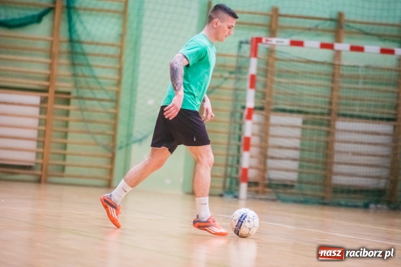 Zdjęcie w galerii na portalu naszraciborz.pl: HLPN: Udana pogoń Salonu Fryzjerskiego wiadomości z regionu