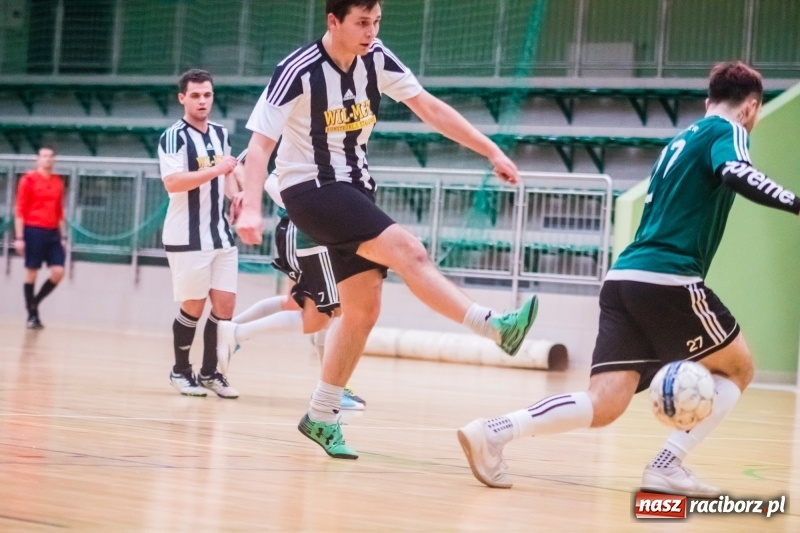 Zdjęcie w galerii na portalu naszraciborz.pl: HLPN: Udana pogoń Salonu Fryzjerskiego wiadomości z regionu