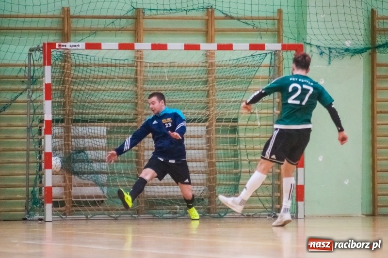 Zdjęcie w galerii na portalu naszraciborz.pl: HLPN: Udana pogoń Salonu Fryzjerskiego wiadomości z regionu