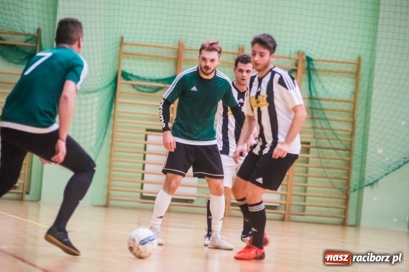 Zdjęcie w galerii na portalu naszraciborz.pl: HLPN: Udana pogoń Salonu Fryzjerskiego wiadomości z regionu