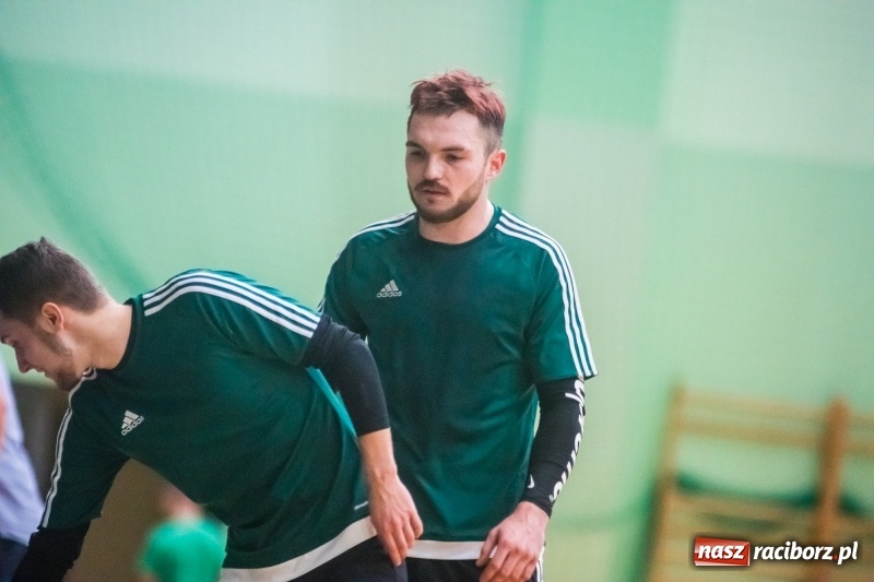 Zdjęcie w galerii na portalu naszraciborz.pl: HLPN: Udana pogoń Salonu Fryzjerskiego wiadomości z regionu