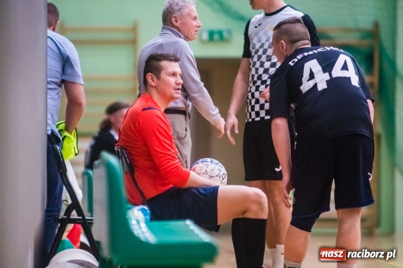 Zdjęcie w galerii na portalu naszraciborz.pl: HLPN: Udana pogoń Salonu Fryzjerskiego wiadomości z regionu