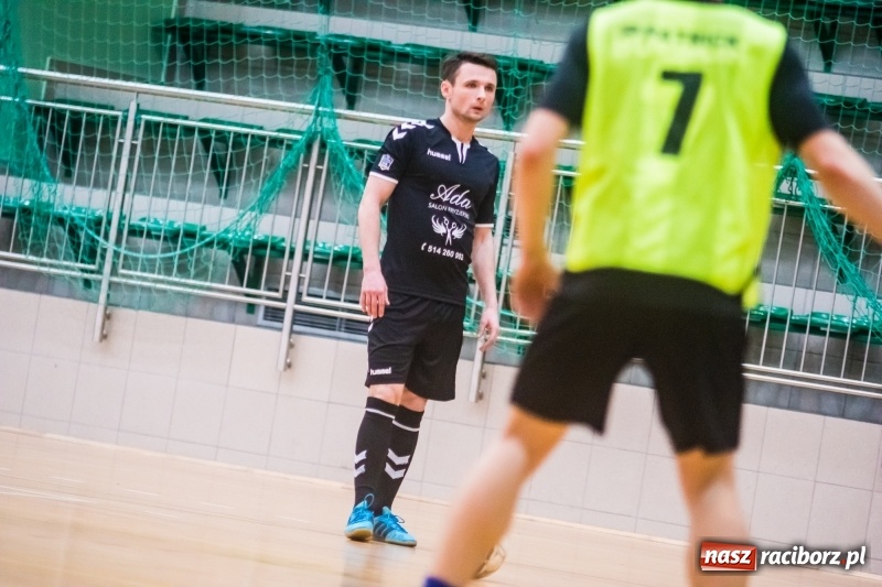 Zdjęcie w galerii na portalu naszraciborz.pl: HLPN: Udana pogoń Salonu Fryzjerskiego wiadomości z regionu