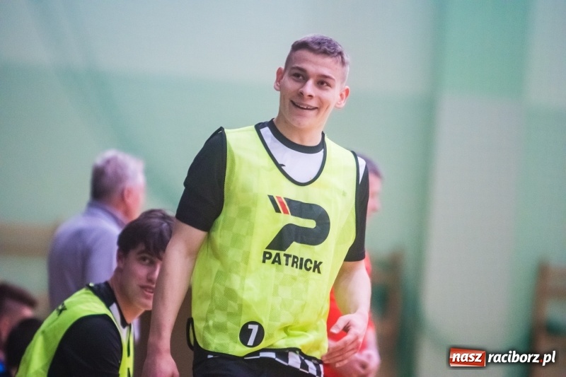 Zdjęcie w galerii na portalu naszraciborz.pl: HLPN: Udana pogoń Salonu Fryzjerskiego wiadomości z regionu