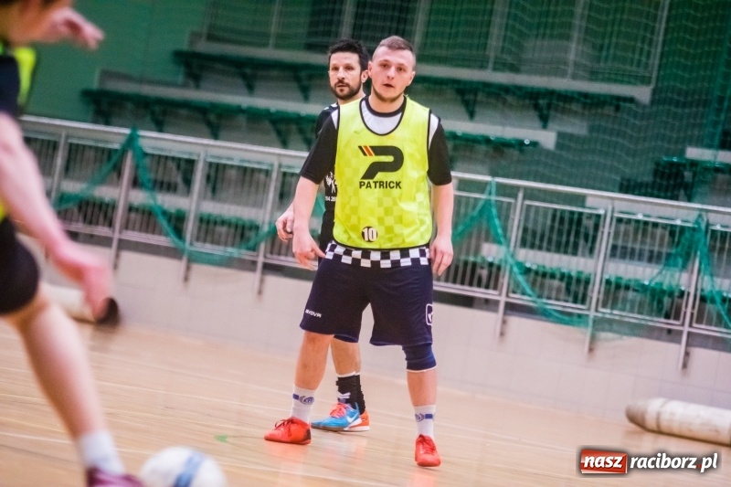 Zdjęcie w galerii na portalu naszraciborz.pl: HLPN: Udana pogoń Salonu Fryzjerskiego wiadomości z regionu