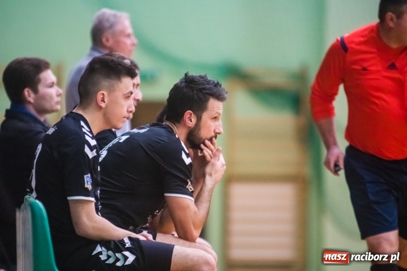 Zdjęcie w galerii na portalu naszraciborz.pl: HLPN: Udana pogoń Salonu Fryzjerskiego wiadomości z regionu