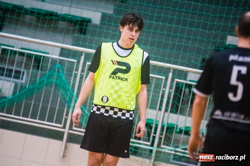 Zdjęcie w galerii na portalu naszraciborz.pl: HLPN: Udana pogoń Salonu Fryzjerskiego wiadomości z regionu