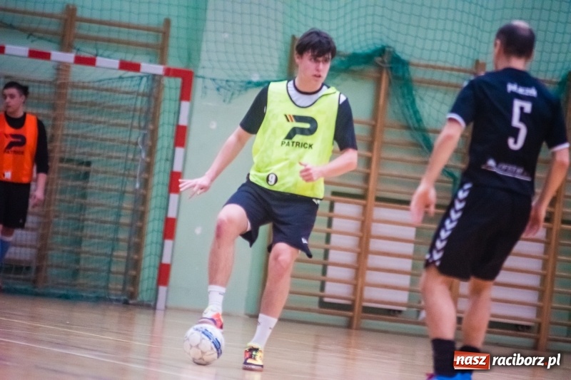 Zdjęcie w galerii na portalu naszraciborz.pl: HLPN: Udana pogoń Salonu Fryzjerskiego wiadomości z regionu