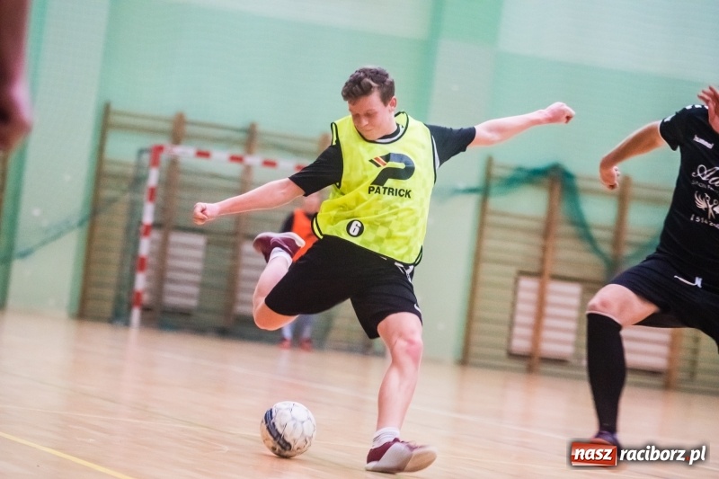 Zdjęcie w galerii na portalu naszraciborz.pl: HLPN: Udana pogoń Salonu Fryzjerskiego wiadomości z regionu