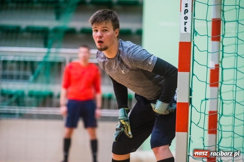Zdjęcie w galerii na portalu naszraciborz.pl: HLPN: Udana pogoń Salonu Fryzjerskiego wiadomości z regionu