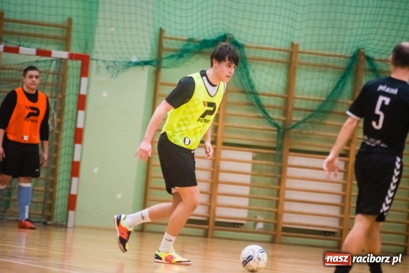 Zdjęcie w galerii na portalu naszraciborz.pl: HLPN: Udana pogoń Salonu Fryzjerskiego wiadomości z regionu