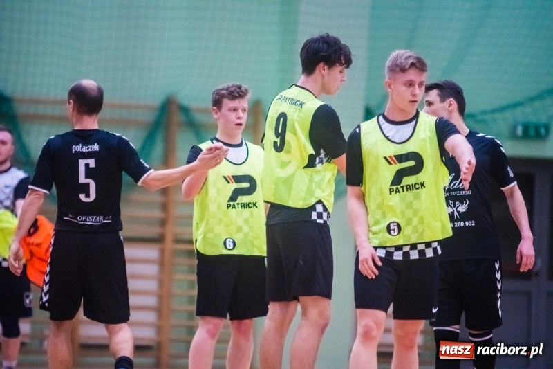 Zdjęcie w galerii na portalu naszraciborz.pl: HLPN: Udana pogoń Salonu Fryzjerskiego wiadomości z regionu