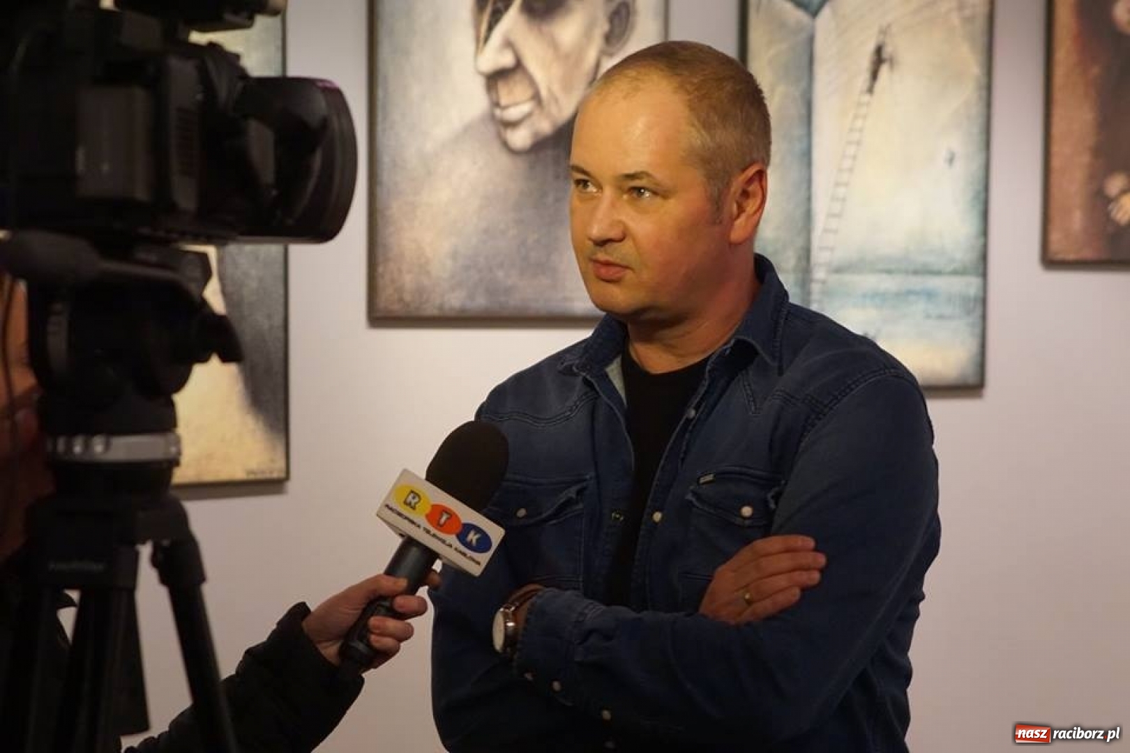 Zdjęcie w galerii na portalu naszraciborz.pl: Wystawa Pastele Sławka Grucy w RCI wiadomości z regionu