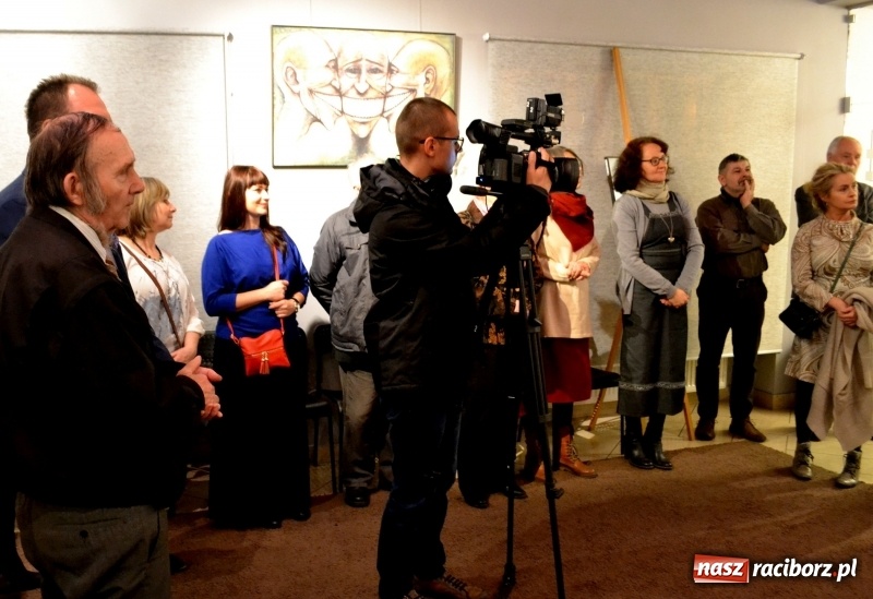 Zdjęcie w galerii na portalu naszraciborz.pl: Wystawa Pastele Sławka Grucy w RCI wiadomości z regionu