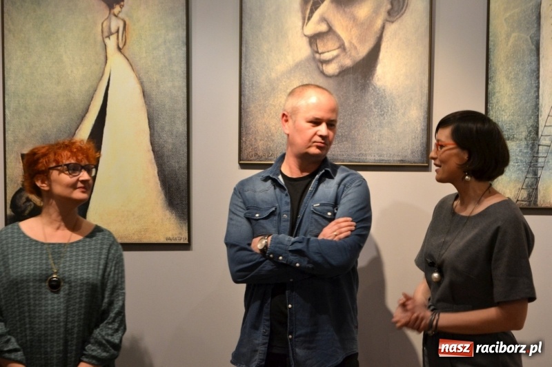Zdjęcie w galerii na portalu naszraciborz.pl: Wystawa Pastele Sławka Grucy w RCI wiadomości z regionu