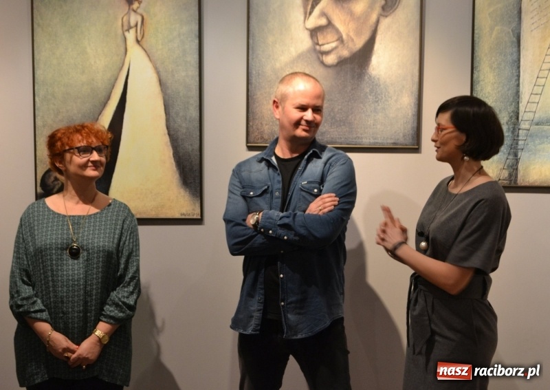 Zdjęcie w galerii na portalu naszraciborz.pl: Wystawa Pastele Sławka Grucy w RCI wiadomości z regionu