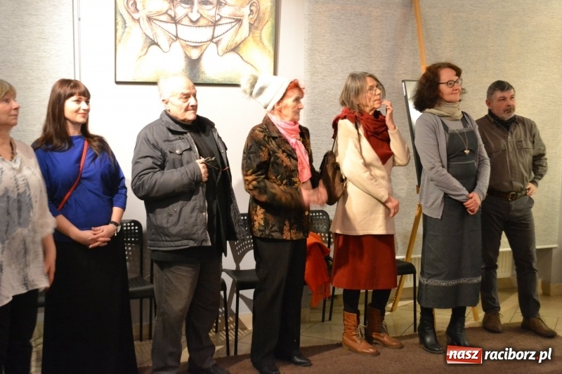 Zdjęcie w galerii na portalu naszraciborz.pl: Wystawa Pastele Sławka Grucy w RCI wiadomości z regionu
