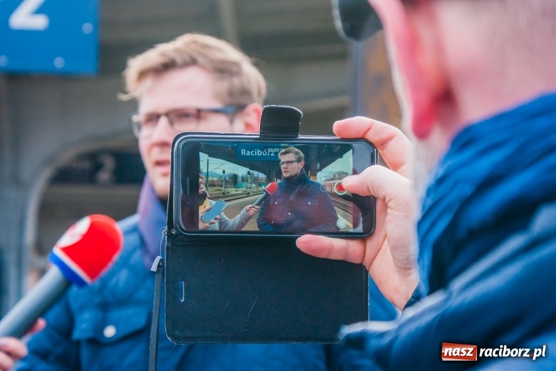 Zdjęcie w galerii na portalu naszraciborz.pl: Ruszyły bezpłatne feryjne przejazdy Kolejami Śląskimi  wiadomości z regionu