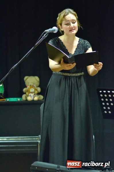 Zdjęcie w galerii na portalu naszraciborz.pl: Dawna lutnia i sopran, czyli kolejny koncert umuzykalniający w RCK wiadomości z regionu