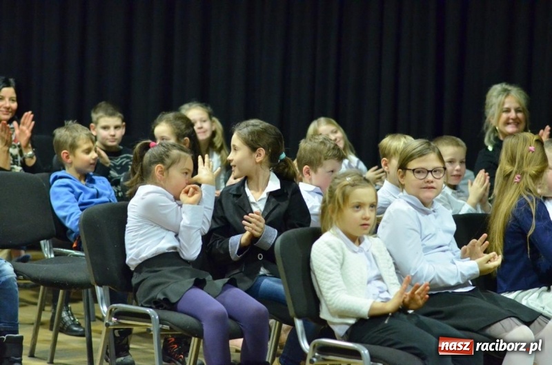 Zdjęcie w galerii na portalu naszraciborz.pl: Dawna lutnia i sopran, czyli kolejny koncert umuzykalniający w RCK wiadomości z regionu